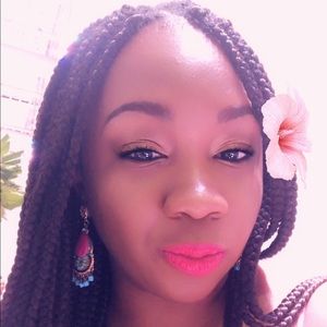 Meet your Posher, Abenaa